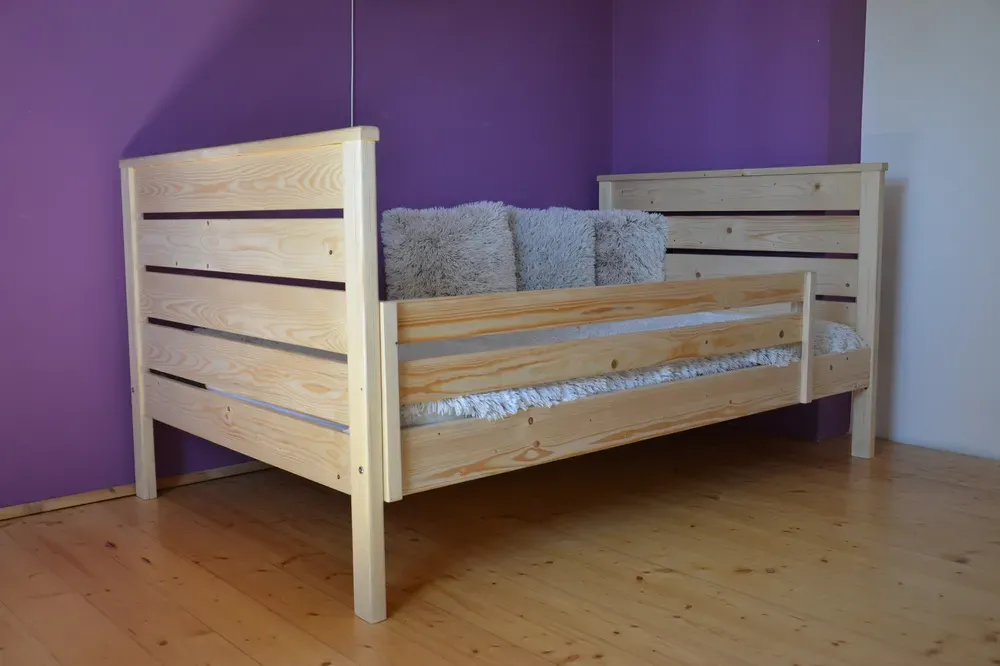 ČESKÁ VÝROBA Patrová postel Ebby 140x200 cm-česká výroba