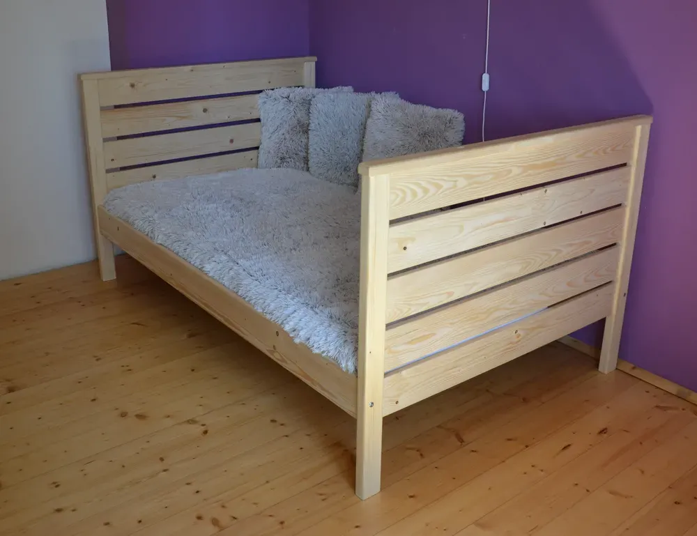 ČESKÁ VÝROBA Patrová postel Ebby 140x200 cm-česká výroba
