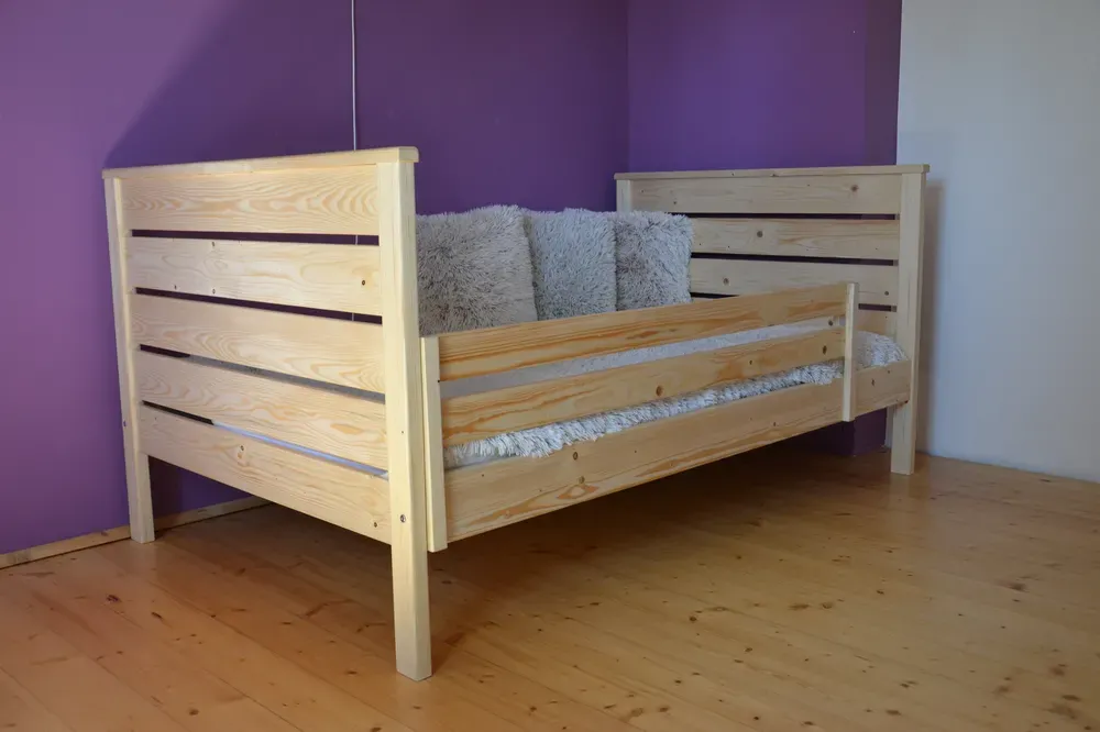 ČESKÁ VÝROBA Patrová postel Ebby 140x200 cm-česká výroba
